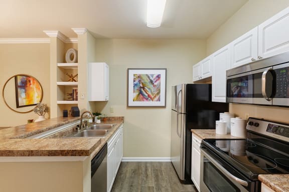 Belle Harbour Apartments - Stainless steel appliances