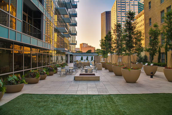 Main 3 Downtown - 9th floor sky lounge