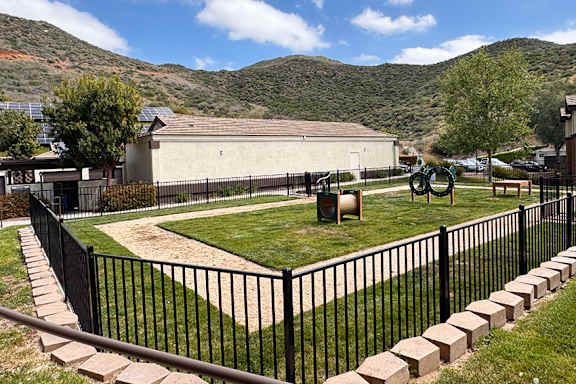 Off-leash dog park with agility course - Antelope Ridge Apartments