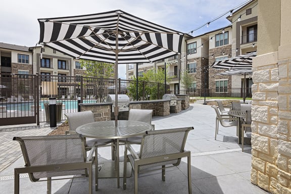 Debbie Lane Flats BBQ area