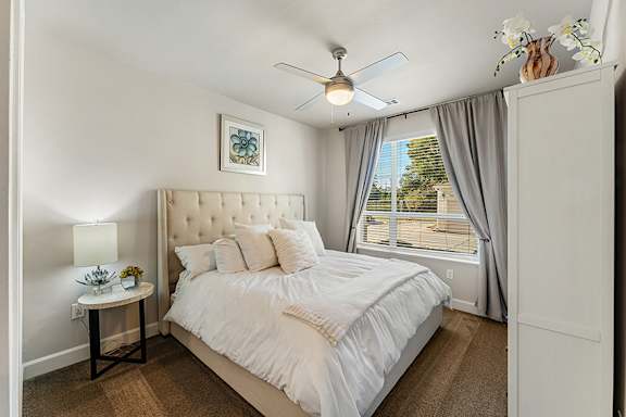 Ceiling fans in living rooms and bedrooms - Everlee