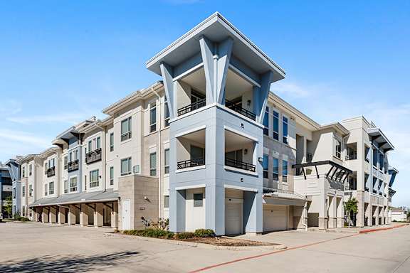 Attached garages - Everlee
