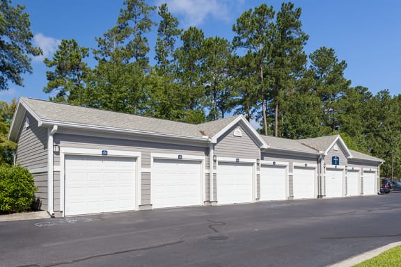 Courtney Station Apartments - Attached and detached garages