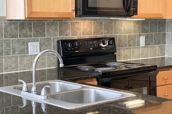 The Retreat at Cinco Ranch granite countertops