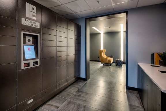 Electronic parcel locker system - Onyx Edina