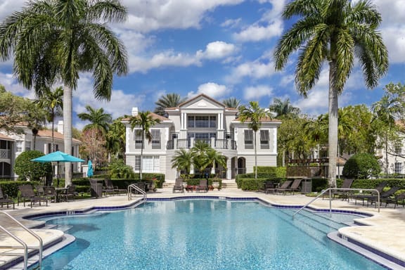 Hamptons on Heron Bay pool