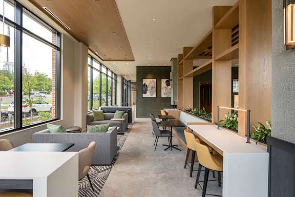 Resident clubhouse social area 2 - Brentford at the Mile