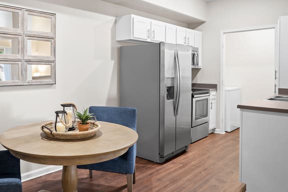 Stainless steel appliances - Arrowhead Landing Apartments