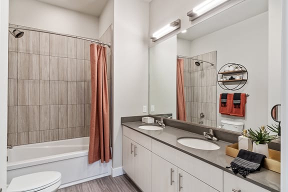 Arazo shower and bath tile surround