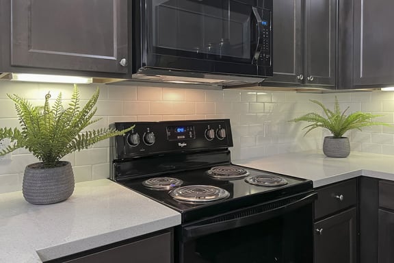 The Retreat at Cinco Ranch white quartz countertops