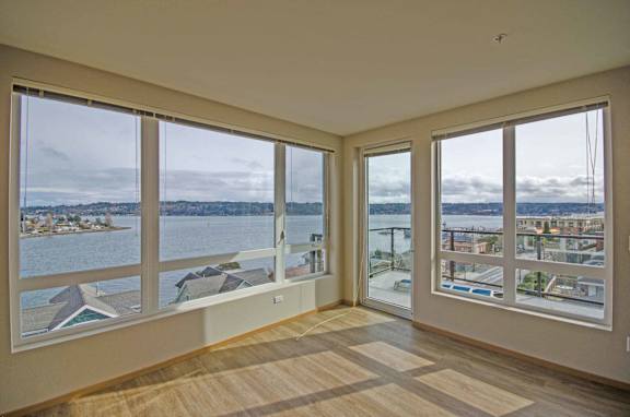 Spacious Living Room at Spyglass Hill Apartments, Bremerton, 98337