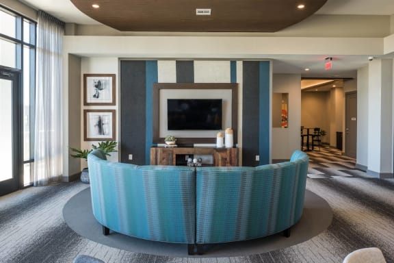 resident lounging area at Tinsley on the Park apartments
