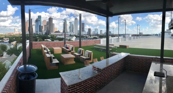 rooftop sky deck at Tinsley on the Park apartments