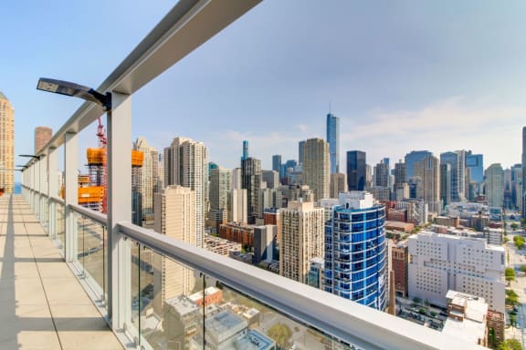 Studio and Convertible Apartments with Lake Michigan and Chicago Skyline Views atEight O Five Apartments