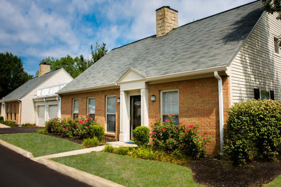 Town home or ranch style apartment Kensington Grove Apartments