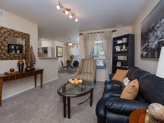 Living Room at Dakota Ridge Apartments, Littleton, CO 80127