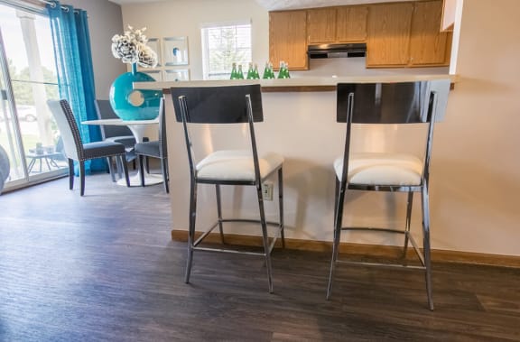 Breakfast bar at Perimeter Lakes apartments