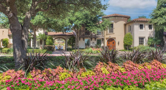 Garden Courtyard at Estancia Townhomes, Texas, 75248