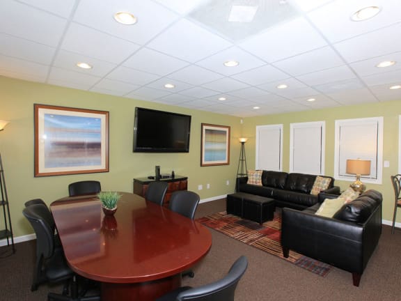 social-lounge-and-conference-area at The Berkshires at Vinings, Smyrna, 30080