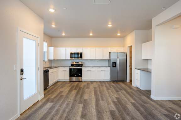 Fully Equipped Kitchen With Ample Storage at Brownstones at Palisade Park, Broomfield, 80023