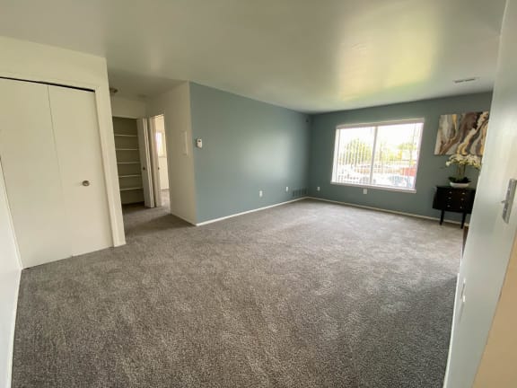 Living Room with carpeting, at Gale Gardens Apartments