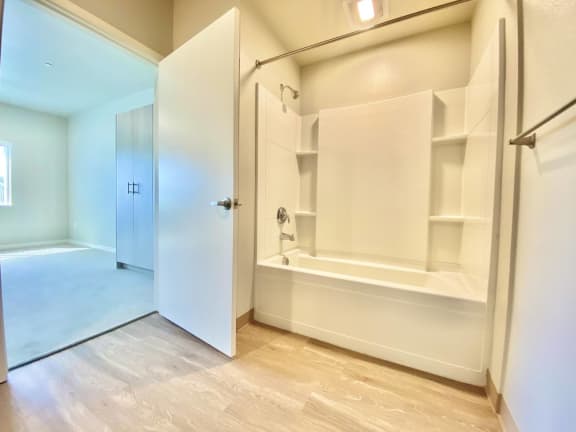 3 bed 2 bath bathroom shower/tub combo