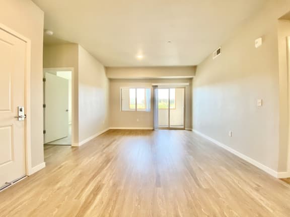 3 bed 2 bath family room