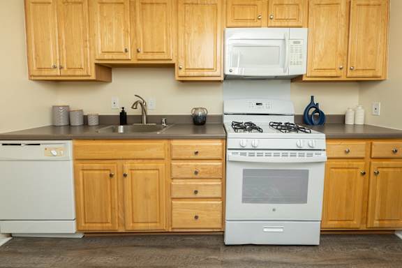Stainless Steel Appliances at Colony Hill Apartments &amp; Townhomes, Baltimore, MD