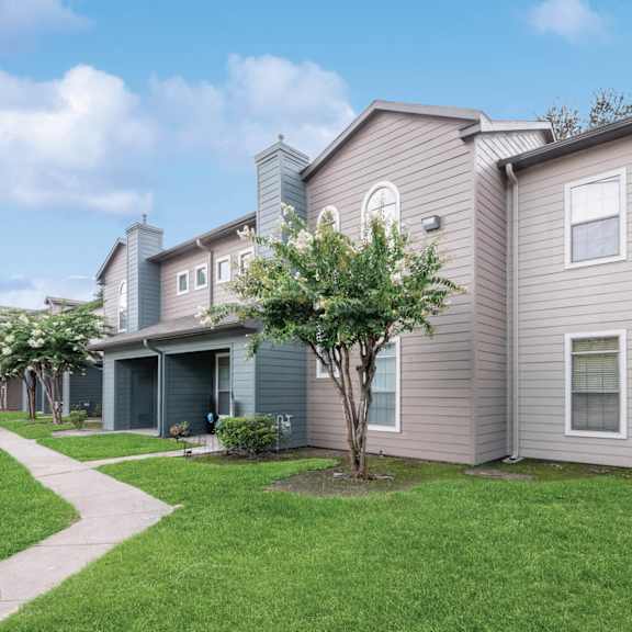 Exterior walkway at Fallbrook Ranch in Houston TX
