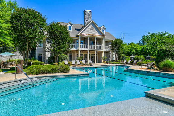 greystone-columbus-park-clubhouse