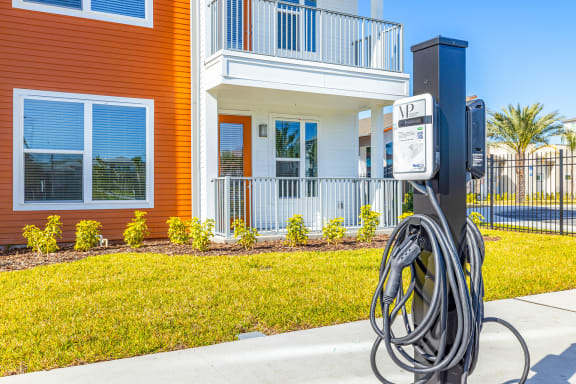 MADISON POINTE EXTERIOR ELECTRIC CAR CHARGER