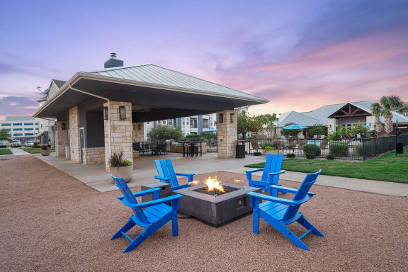 Outdoor courtyard with fire pit at Residence at Midland, Midland, TX