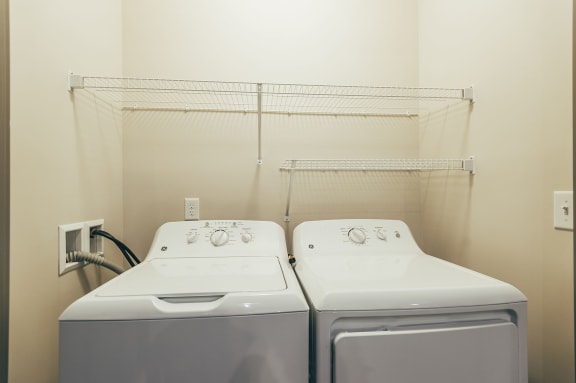 vintage-at-emory-road-laundry