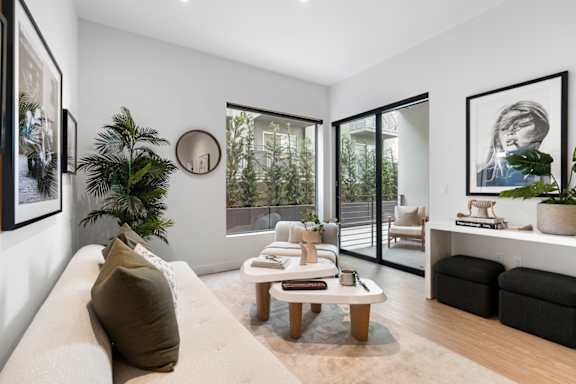 B5 - private patios and balconies