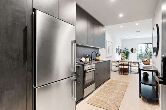B5 - entryway into the kitchen