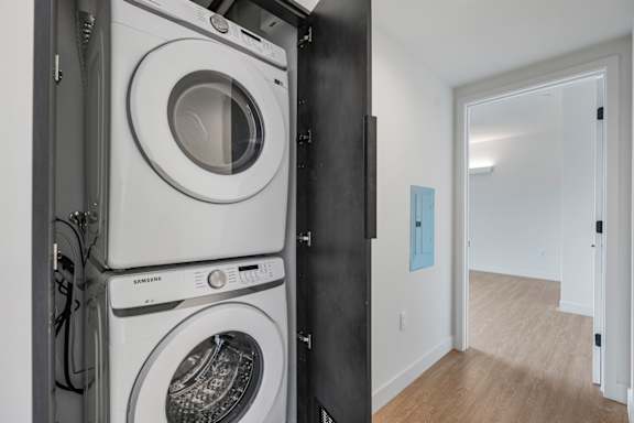 E2 - hallway with washer and dryer