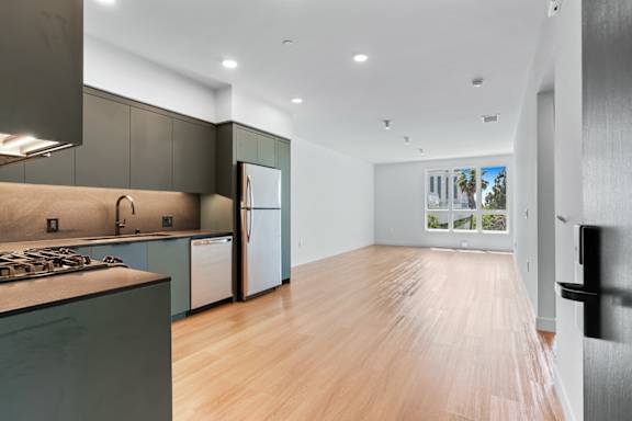 B6 with green cabinets