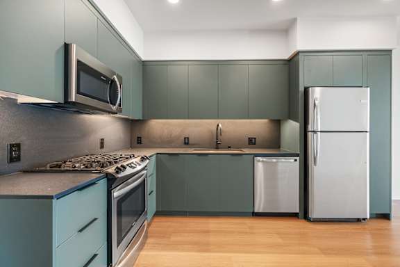 B6 with green cabinets