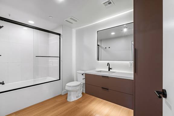 B6 with green cabinets