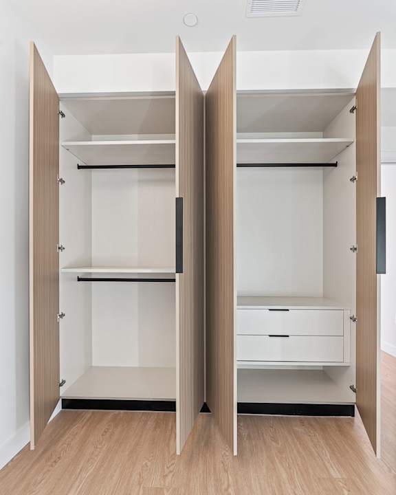 K3 Bedroom Closet