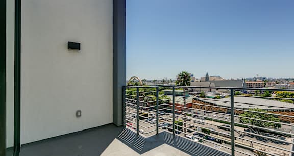 Large balconies with dual-access