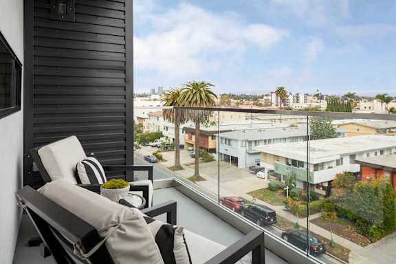 K3 Balcony