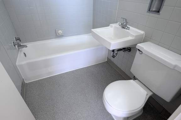 One Bedroom Bathroom