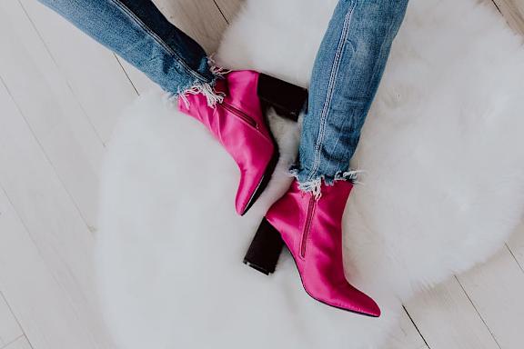 pink_boots at Patterson Place, Santa Barbara, 93111
