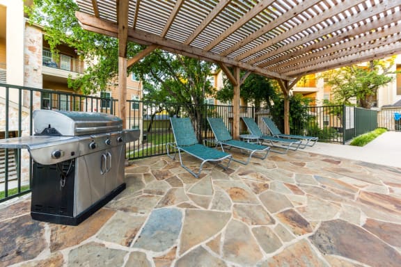 san antonio apartments with grill stations