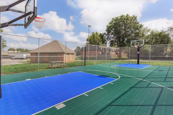 Lighted Basket Ball Court at Louisburg Square Apartments & Townhomes, Kansas