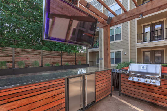 BBQ area2 at West 39th Street Apartments, Kansas City, 64111