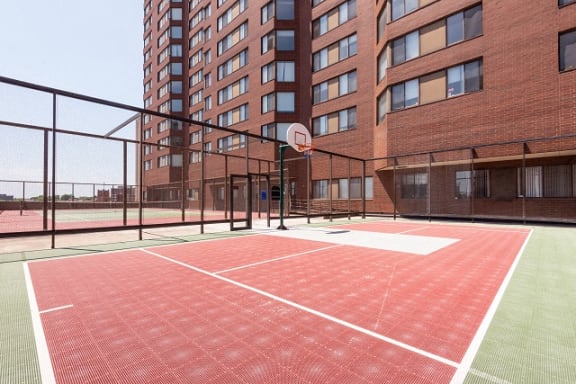 Basketball Court at Bolero Flats Apartments, Minneapolis, MN, 55403