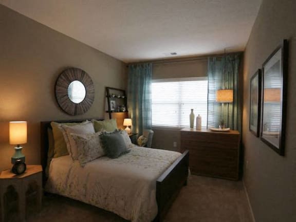 Furnished corporate apartment bedroom at Fenwyck Manor Apartments, Chesapeake, VA
