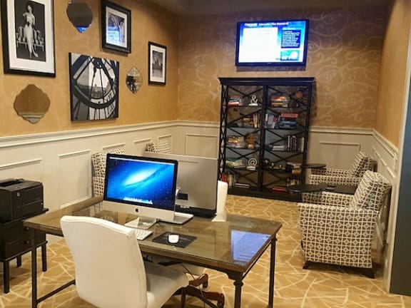 Wifi bistro with computer and TV  at Fenwyck Manor Apartments, Virginia, 23320